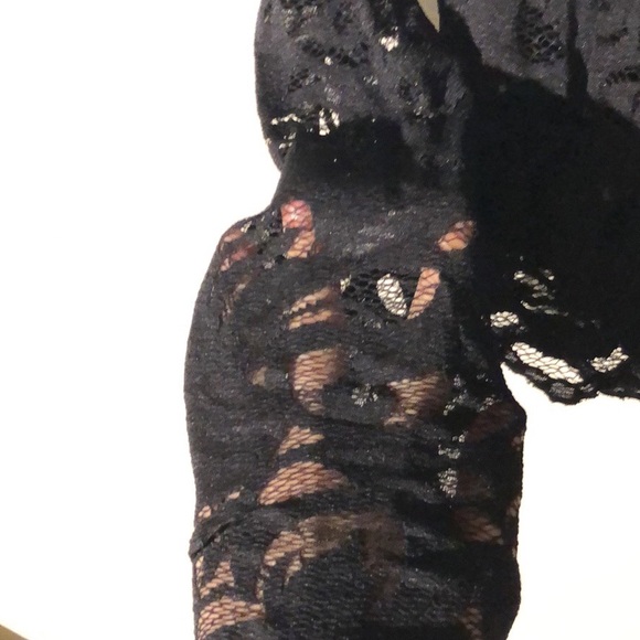 Crop lace sleeve top - Picture 3 of 4